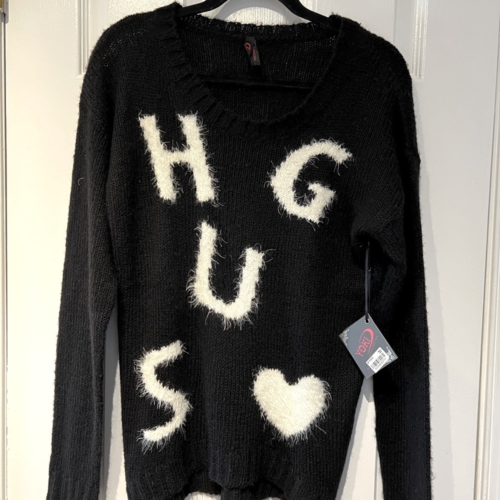 YOKI Black & White "HUGS" Sweater | Cozy & Trendy Graphic Sweatshirt size L NWT